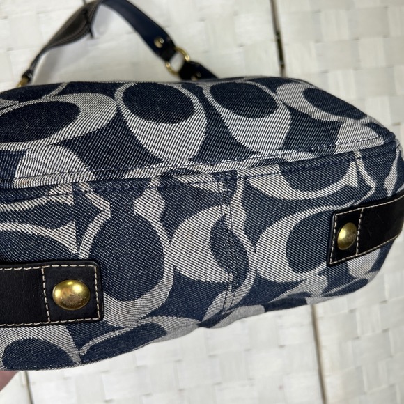 COACH Zoe Denim Signature Lg Hobo Bag Leather Trim w/Hang Tag 0871-12662 - Picture 3 of 11